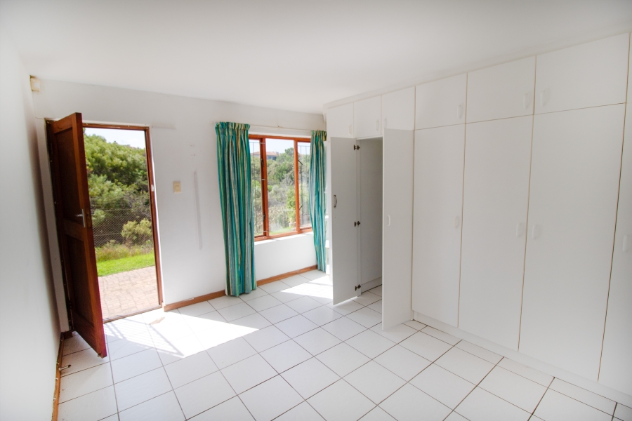 4 Bedroom Property for Sale in Jeffreys Bay Central Eastern Cape